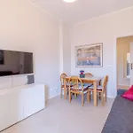 Santa Rita Functional Flat With Balcony
