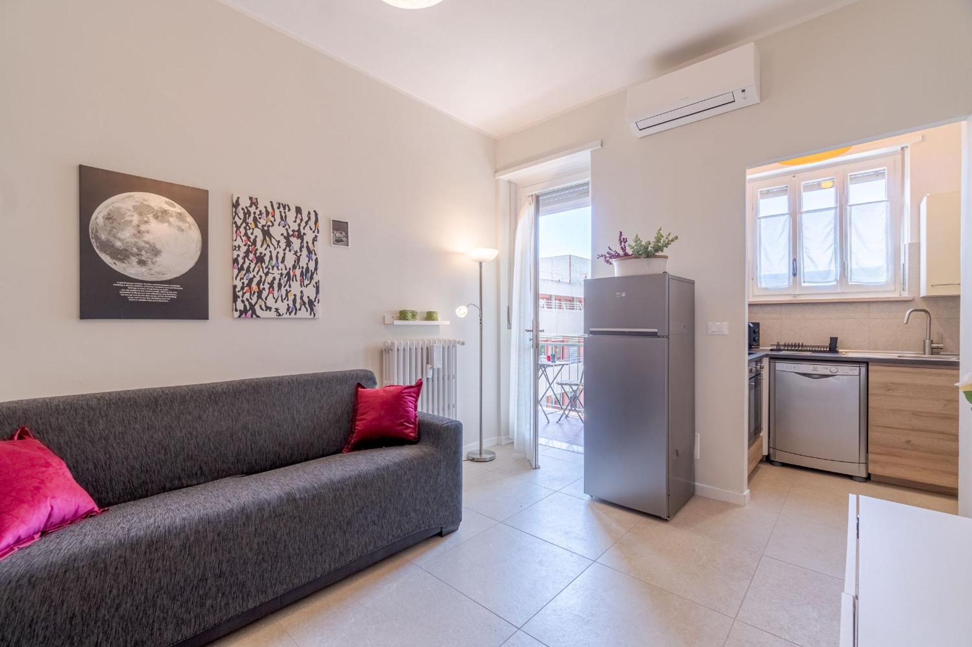 Santa Rita Functional Flat With Balcony * Turin